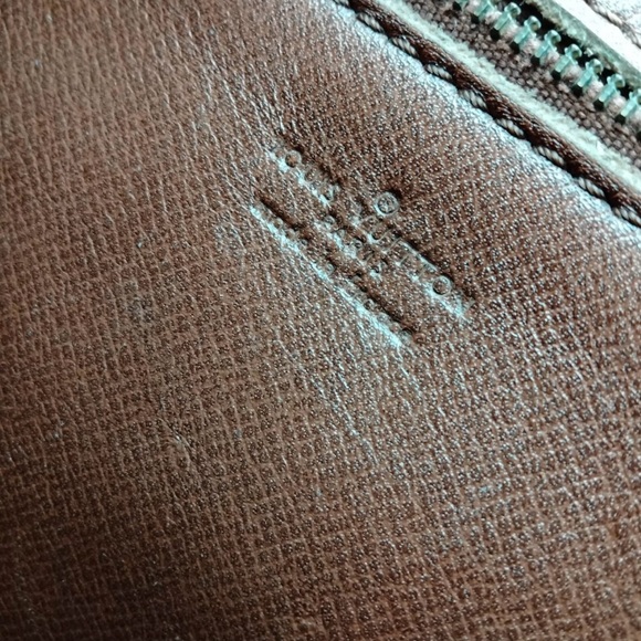 Louis Vuitton Monogram Jeune Fille MM - Picture 7 of 13